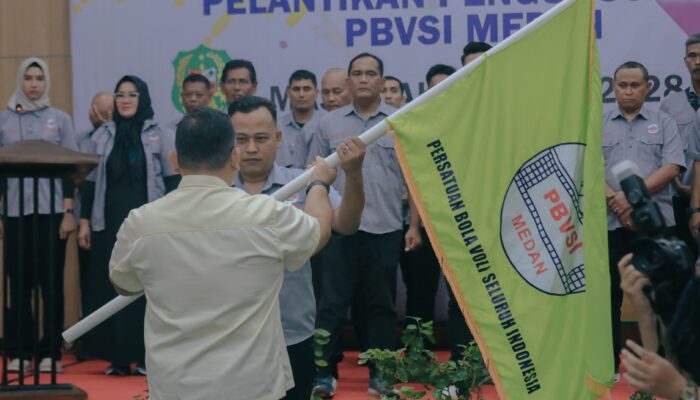 Hadir Pelantikan PBVSI, Plt Wali Kota Medan Berharap Kepengurusan Dapat Menggeliatkan Olahraga Voli