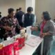 Antusias pengunjung Trading Expo Indonesia 2024 (dari negara India) sedang melihat produk kopi dari UMKM binaan PLN UID Sumut, Togato Cahaya Gemilang, Selasa (8/10).