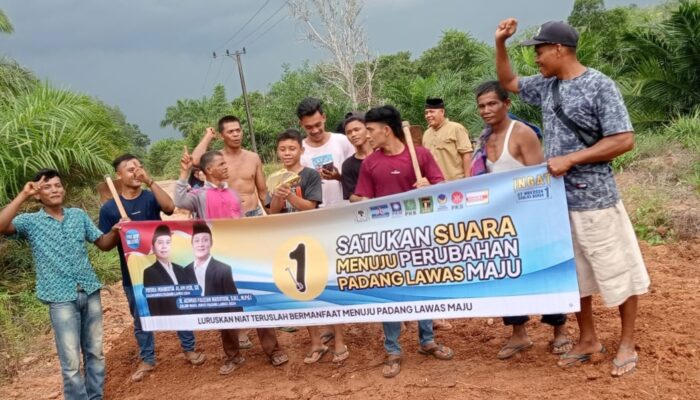 Putra Sahuti Keluhan Warga Pangirkiran, Kondisi Jalan Parah