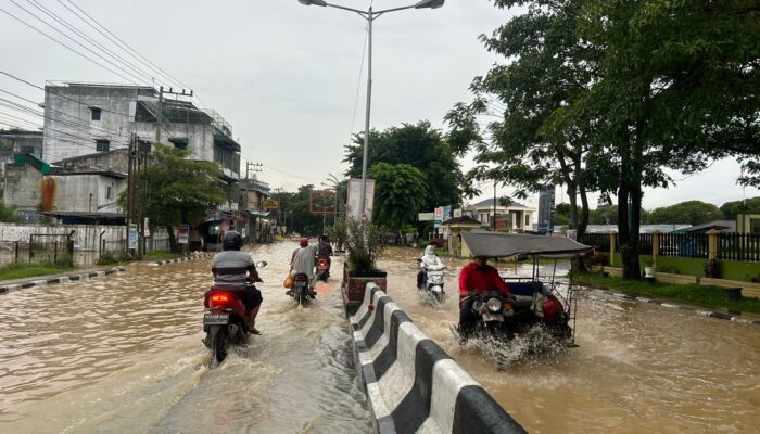 Hari Kedua, Banjir Di Kota Tebingtinggi Tak Kunjung Surut