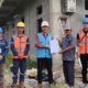 Foto bersama sekaligus penyerahan bukti serah terima pasang baru untuk Klinik Utama Mulia di Jalan Saonigeho KM 2 Kecamatan Telukdalam, Kamis (10/10).