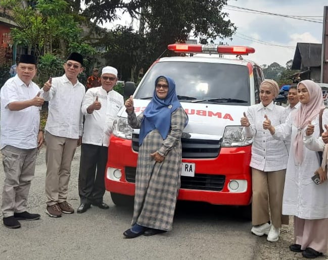 Gus Irawan Dan Jafar Syahbuddin Serahkan Ambulan Untuk Warga Tapsel