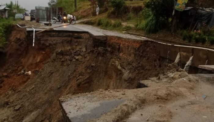 Jalan Nasional Sidikalang-Dolok Sanggul Putus