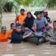 Moettaqien Evakuasi Ibu Hamil 9 Bulan Yang Terjebak Banjir