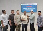 Kopazka Sematkan PIN Alumni Ke Dekan FTIK IAIN Langsa