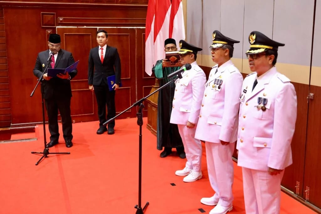 Pj Gubernur Aceh Lantik Tiga Pj Bupati, Ini Pesannya