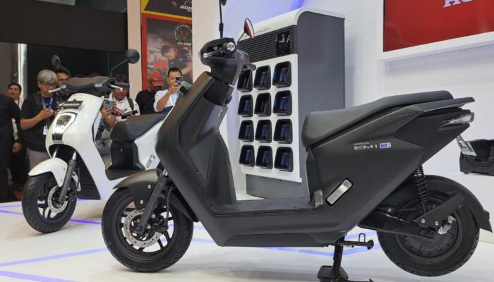 BOS Honda Jawab Impian Pecinta Big Scooter