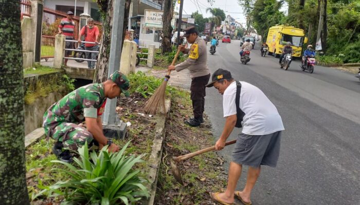TNI-Polri Dan Warga Gotong Royong Di P. Siantar