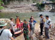Pasutri Hanyut Di Sungai Aek Sibundong Sorkam, 1 Tewas 1 Hilang