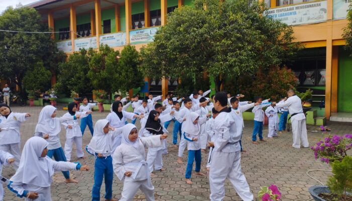 Ratusan Siswa MIN 1 Banda Aceh Ikuti Ekstrakurikuler Bela Diri