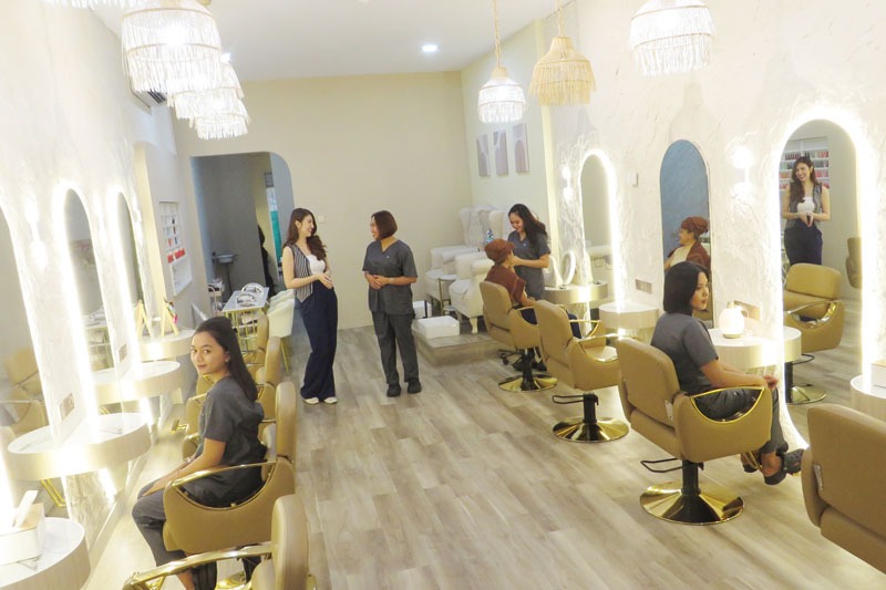 Miss Grand International Dirikan Beauty Studio Di Medan