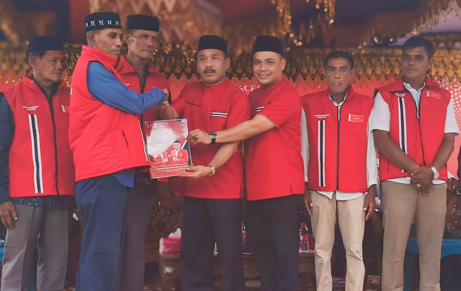 Ribuan Warga Simpang Tiga Siap Menangkan H Sarjani-Alzaizi