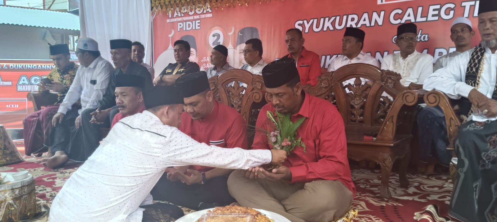 Ribuan Warga Simpang Tiga Siap Menangkan H Sarjani-Alzaizi