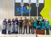Tim Dosen Unimed Gelar PKM Di SMKN 1 Beringin