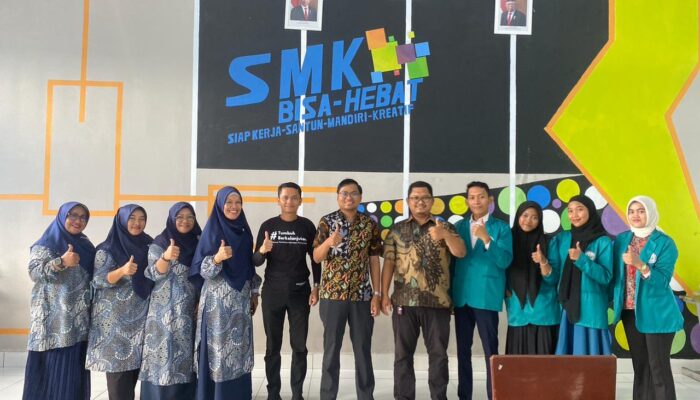 Tim Dosen Unimed Gelar PKM Di SMKN 1 Beringin
