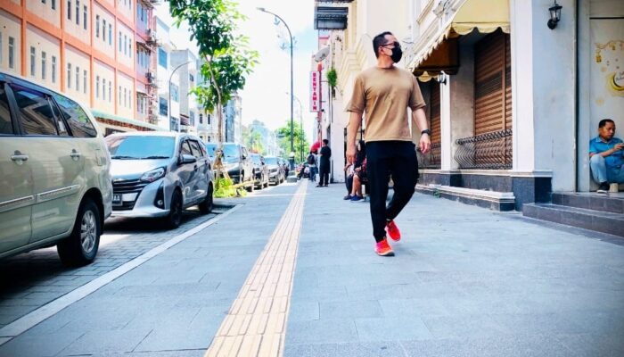 Pasca Rehabilitasi Trotoar, Pejalan Kaki Kini Merasa Lebih Aman & Nyaman