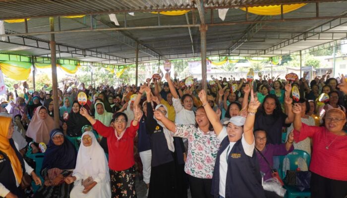 Perempuan Tangguh Sidamanik Doakan RHS-AZI Menang Di Pilkada Simalungun 2024