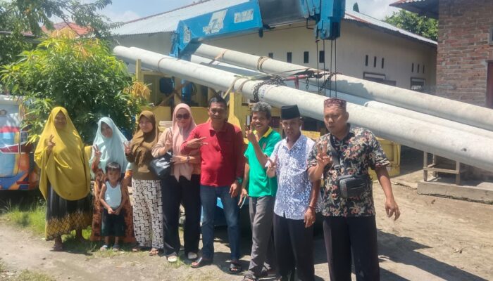 5 Tiang Lampu Listrik Masuk,Warga Terimakasih Ke M Dahnil Ginting