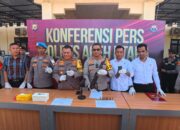 Demi Amannya Pilkada, Warga Serahkan AK-56 Dan FN Ke Polisi