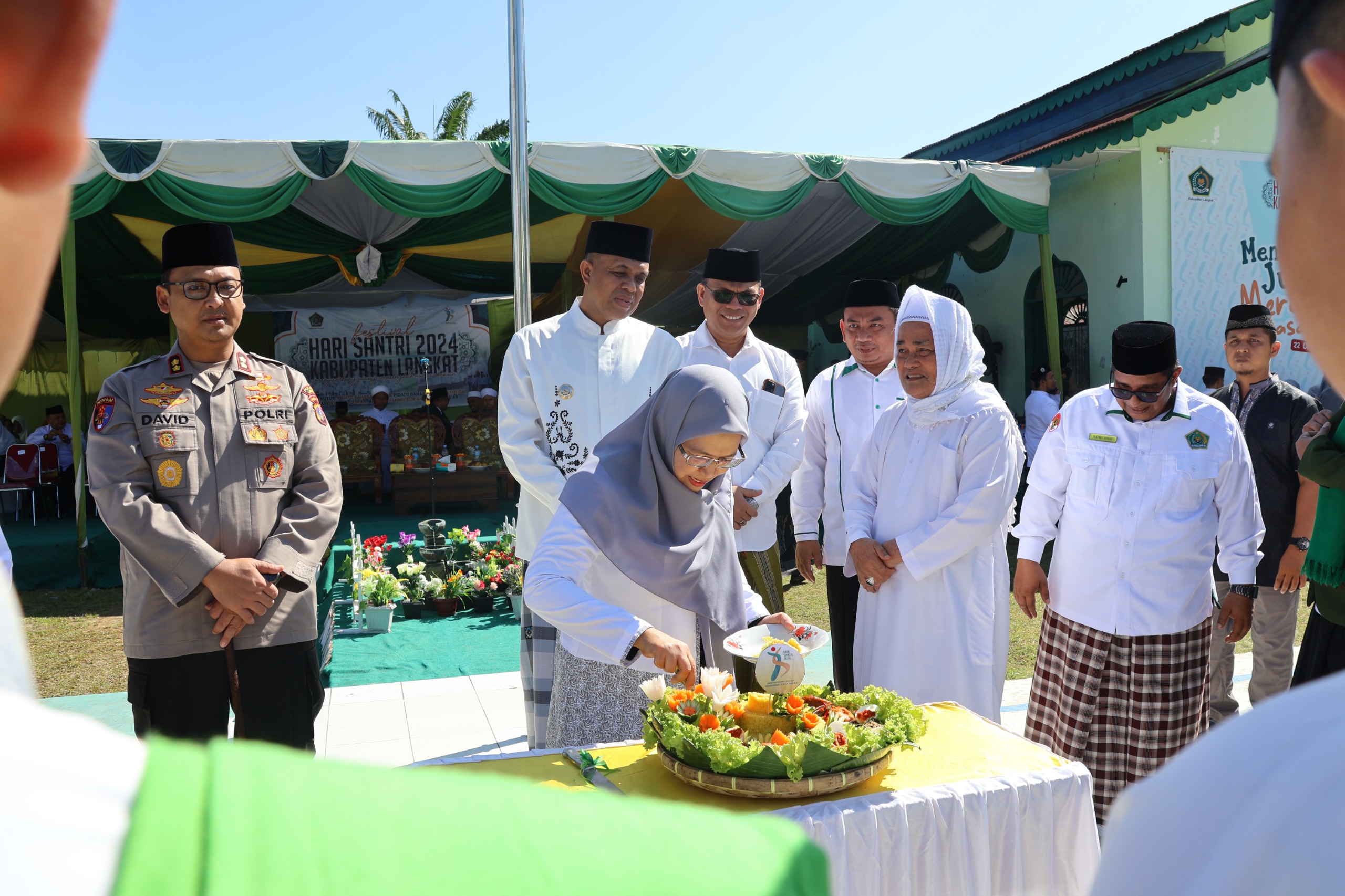Rektor UINSU Hadiri Peringatan HSNDi Ponpes Ulumul Quran Langkat