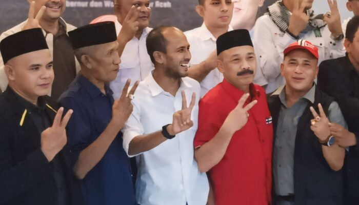 H Sarjani – Alzaizi Hadiri Silaturahmi Dengan Tokoh Dan Timses Batee
