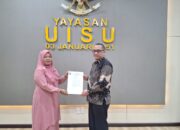 Pengurus Yayasan UISU Lantik Kepala SMA UISU