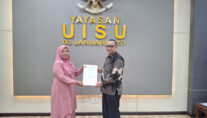 Pengurus Yayasan UISU Lantik Kepala SMA UISU