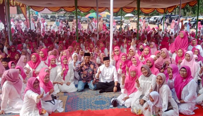 Ribuan Kaum Ibu Di Pengajian Dambaan Siap Dukung Paslon Nomor 1