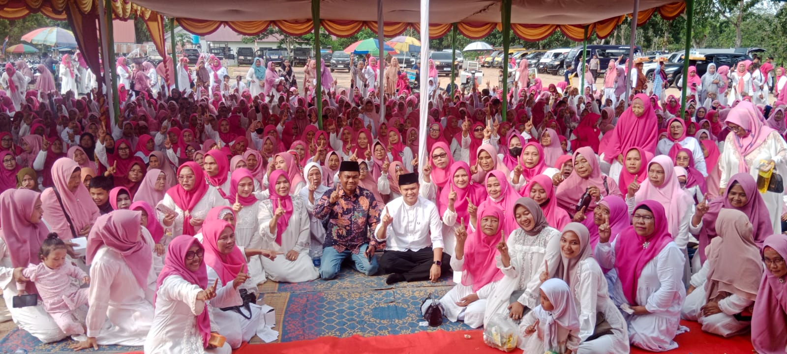 Ribuan Kaum Ibu Di Pengajian Dambaan Siap Dukung Paslon Nomor 1