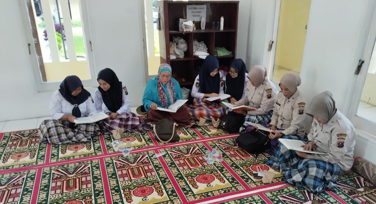 Polres Simalungun Gelar Khataman Al-Quran Polres Simalungun Gelar Khataman Al-Quran