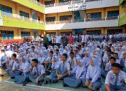 Ketua Umum KONI Deliserdang, Dr. Asri Ludin Tambunan Foto Bersama Dengan Perguruan SMA Nusantara