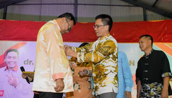 Asri Ludin Tambunan Dinobatkan Tokoh Kehormatan Etnis Tionghoa Bidang Kesehatan
