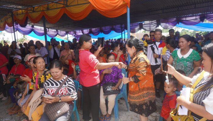 Kaum Ibu Di Dolok Panribuan Yakin RHS – AZI Menang