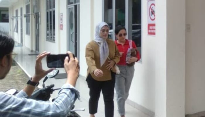 Ratu Entok Jalani Pemeriksaan