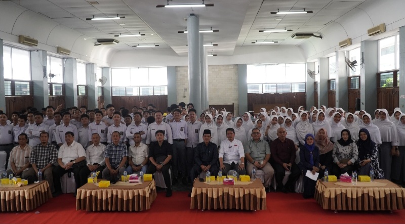 Bersama Genzie SMA Harapan 1 Medan, Prof Ridha Paparkan Gadget Sehat Dan Konsultasi Psikolog Online Gratis