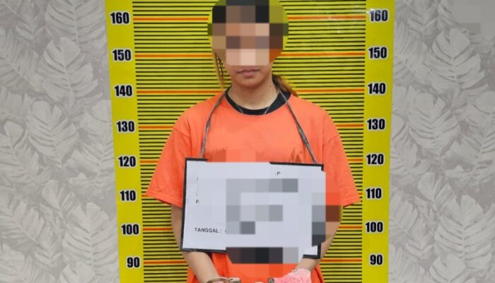 Wanita Muda Ditangkap Bawa Ratusan Butir Ekstasi