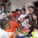 Makan Bubur Bersama Ratusan Lansia, Prof Ridha : Kegiatan Positif Dan Perlu Didukung
