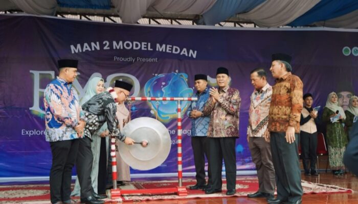 Ketua Komisi VIII DPR RI : Kompetisi Expo Sesi 7 MAN 2 Model Sarana Penguasaan Bahasa Yang Mudah