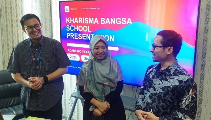 Asah Literasi Digital Siswa, SMP dan SMA Kharisma Bangsa Terapkan Program 1 on 1 Ipad