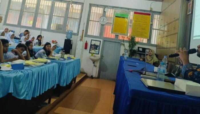 Siswa Dan Guru SMAN 7 Medan Ikuti Workshop Bidang Seni Budaya Dan Bahasa