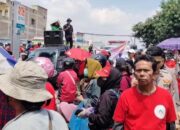 Tangkap Aktor Intelektual Penyerangan Selambo, Ratusan Warga Blokir Jalan Depan Mapolda Sumut