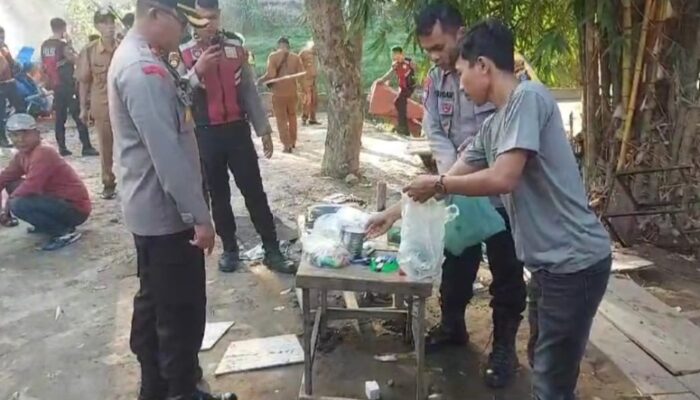 Polisi Bakar Barak-barak Narkoba Di Medan Sunggal