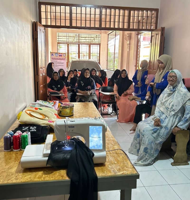 Universitas Potensi Utama Beri Pelatihan Wira Usaha Kreasi Tusuk Hias Universitas Potensi Utama Beri Pelatihan Wira Usaha Kreasi Tusuk Hias