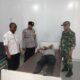 PERSONEL Polsek Palipi bersama Babinsa lakukan pelayanan kepada ODGJ di Kecamatan Palipi. Waspada/Ist.