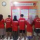 Para tersangka prostitusi online saat diamankan Polres Aceh Barat, Selasa (8/10). Waspada/Ist