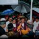 Cabup dan Cawabup Tapsel No.1, Gus Irawan dan Jafar Syahbuddin disambut gembira oleh masyarakat Kecamatan Marancar. (Waspada/Ist)