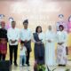 Pj Wali Kota Tebingtinggi, Dr Moettaqien Hasrimi, S.STP, M.Si, berfoto bersama Kapolres Tebingtinggi yang baru, AKBP Simon Paulus Sinulingga serta keluarga pada acara pisah sambut Kapolres Tebingtinggi. Waspada/Ist