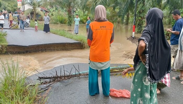 Banjir Landa 4 Kecamatan Di Nagan Raya, Jalan Gunong Cut Putus Total
