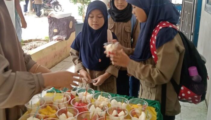 SD Muhammadiyah 2 Langsa Berikan Makanan Sehat Gratis
