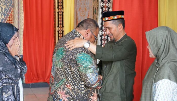 Perpisahan Mantan Pj Bupati Agara Diwarnai Air Mata